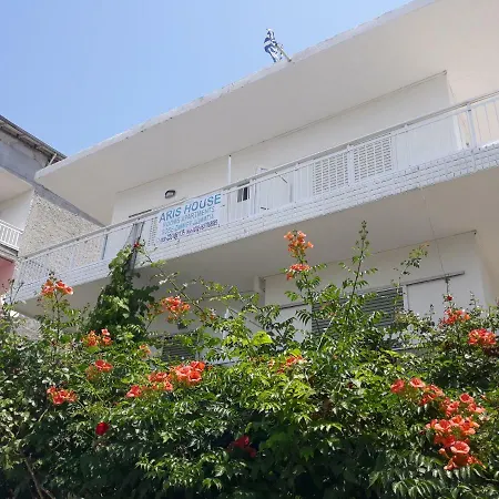 Апартаменты Aris House *