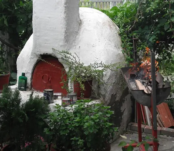 Aris House