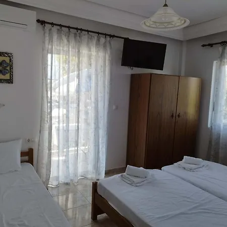 Aris House *