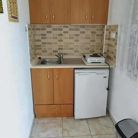 Aris House