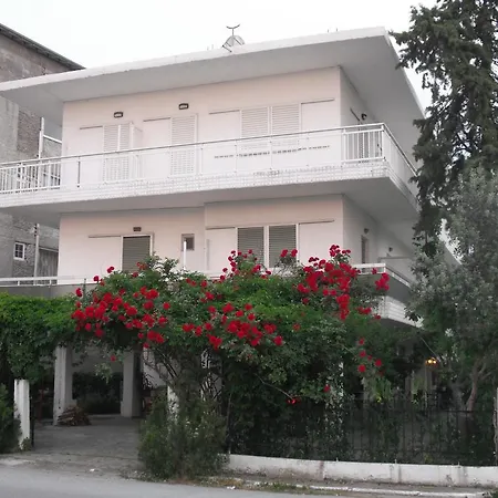 Aris House *