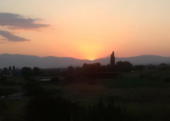 Aris House Apartamento *